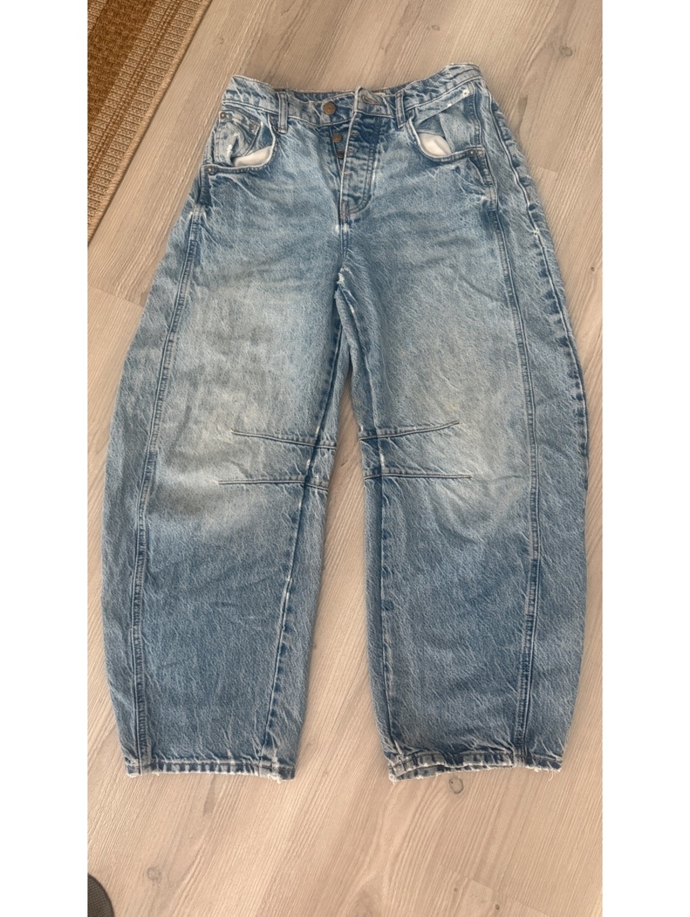Free People We The Free Good Luck Mid-Rise Barrel Jeans Size 26 Blue distressed